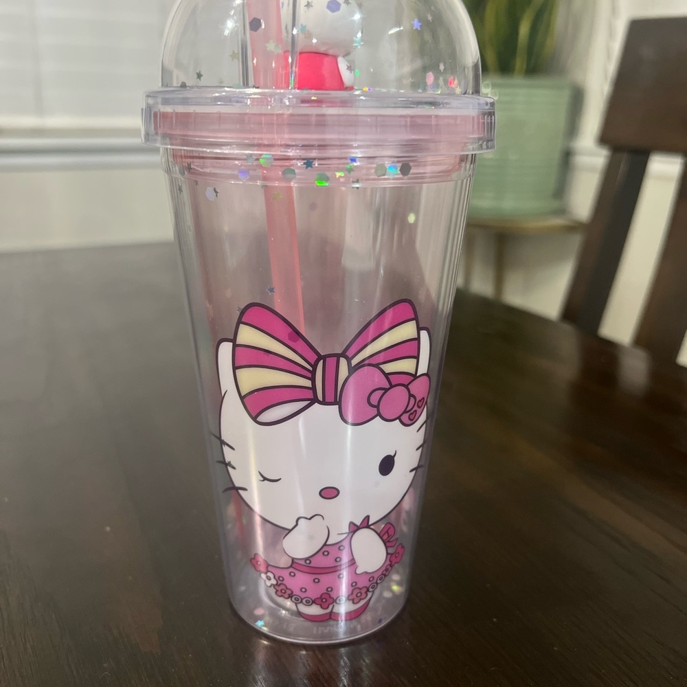 Hello Kitty Pink light Tumbler with Straw Flashing Blinking lights